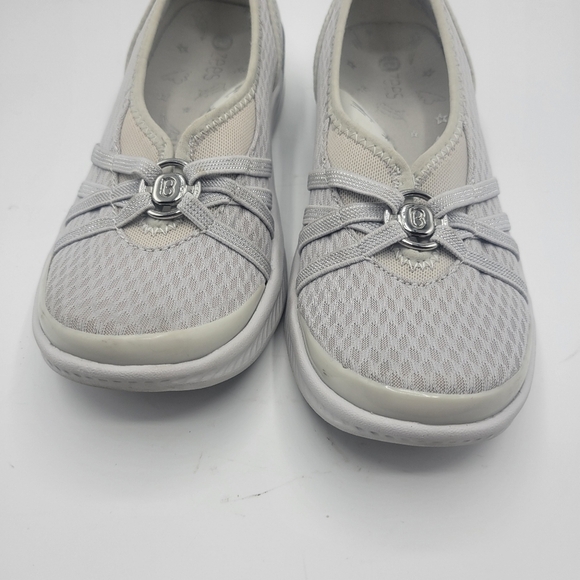 BZEES Slip-on shoes size 5M - Picture 2 of 15